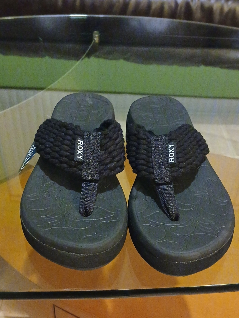NWT Roxy flip flops - Picture 2 of 7